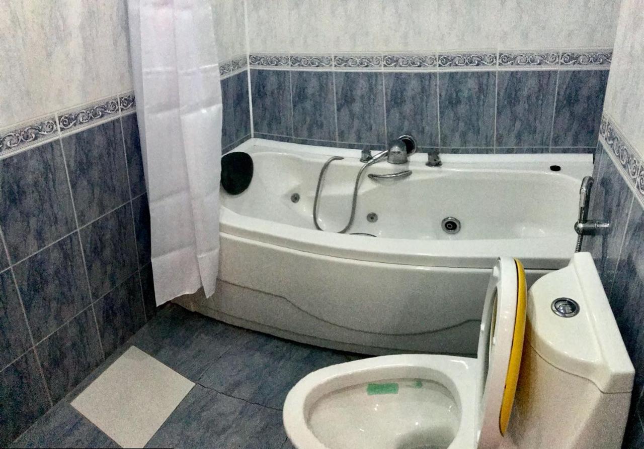 Calm Center Of Baku Apartment Ngoại thất bức ảnh
