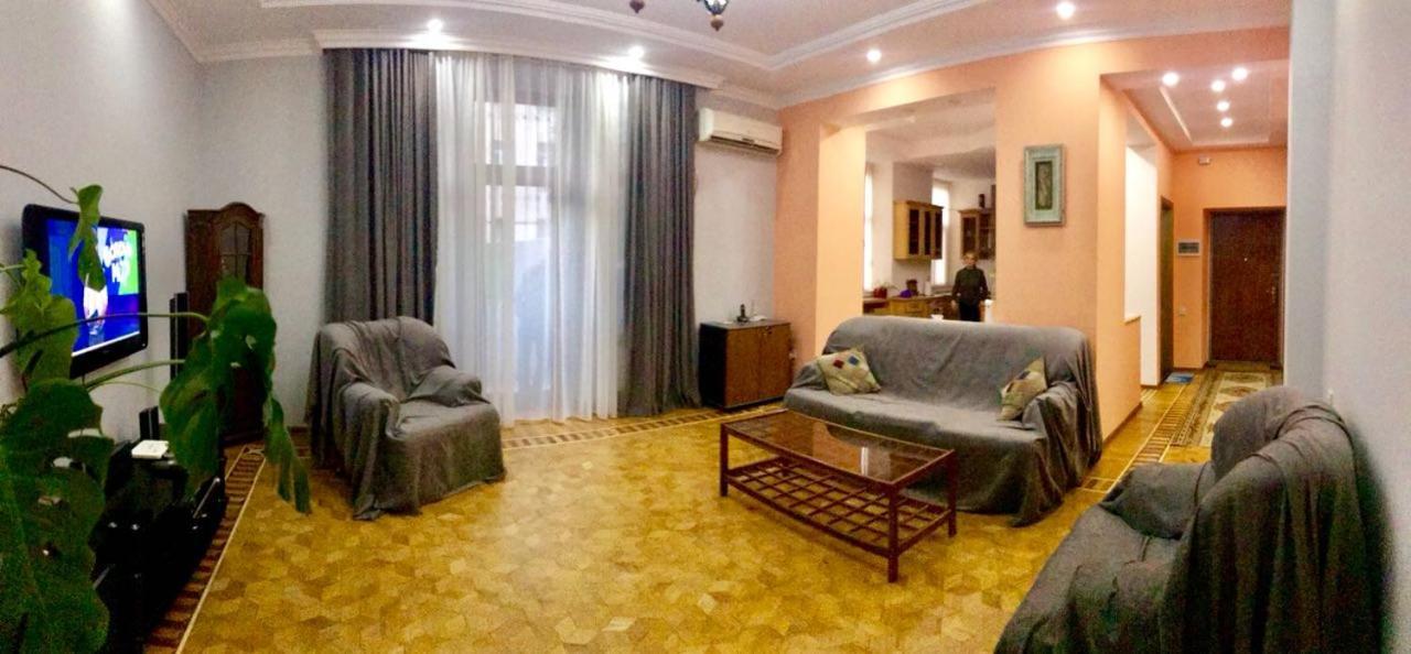 Calm Center Of Baku Apartment Ngoại thất bức ảnh